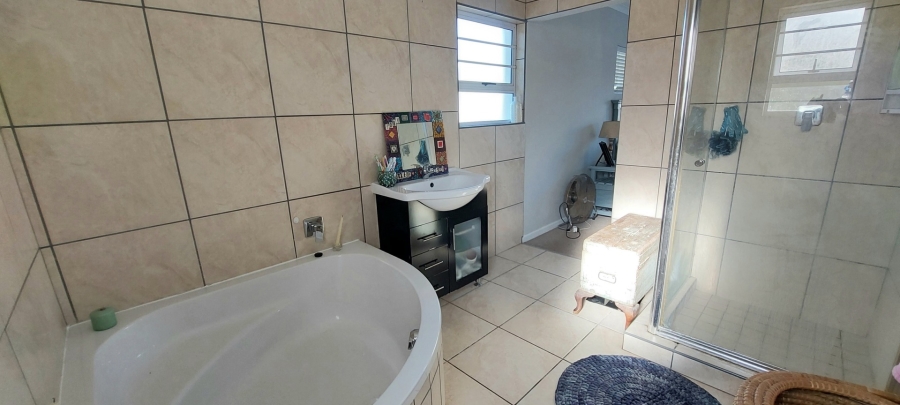3 Bedroom Property for Sale in Sunrise On Sea Eastern Cape